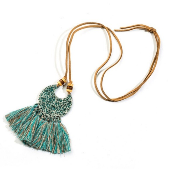 NWT! Boho Tassel Necklace - Picture 3 of 4